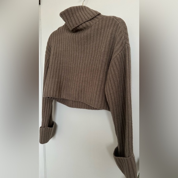 Light brown Knit cozy sweater 🧸 - Picture 1 of 7